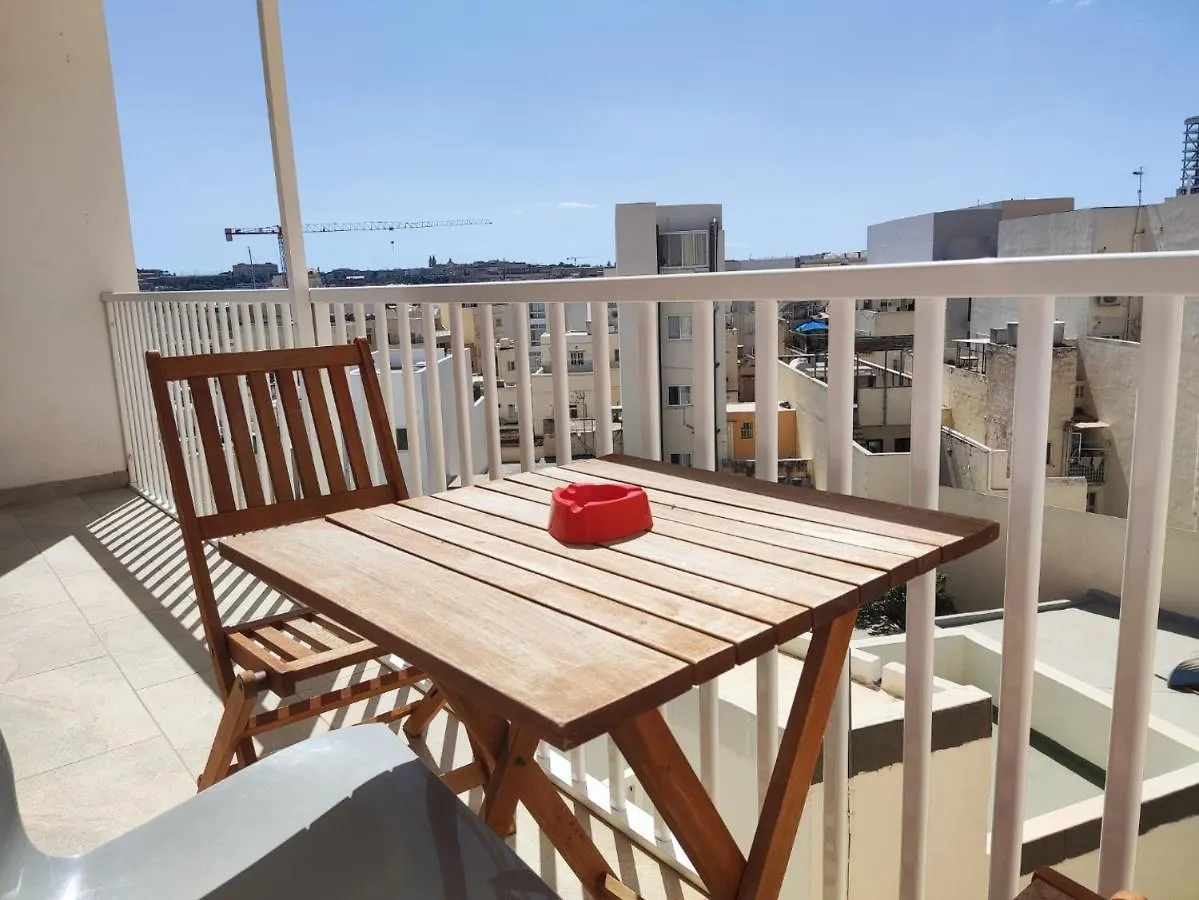 Modern Apartment In Gzira